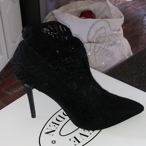 Steve Madden Aryana Booties